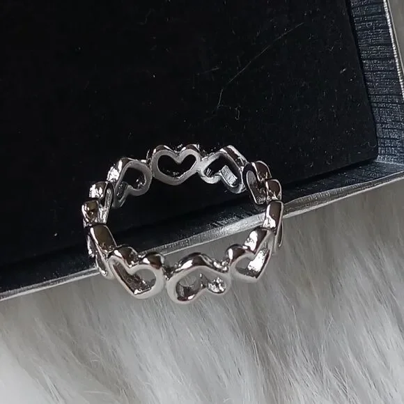 Sterling Silver Intertwined Hearts Band Ring - Size 7 & 8
